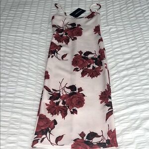 NWT PrettyLittleThing Rose Print Dress - Size00